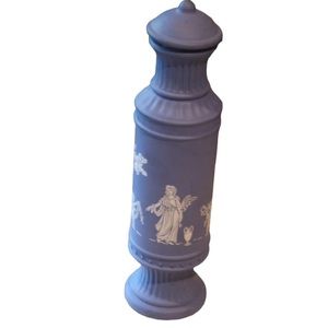 BOTTLE WITHDRAWN 6 FL.OZ AVON AVONSHIRE ELUSIVE BLUE COLOGNE RARE WEDGWOOD 1969